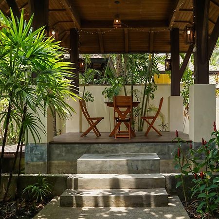 Large 4 Bed Villa Short Walk To Maenam Beach 매남비치 외부 사진